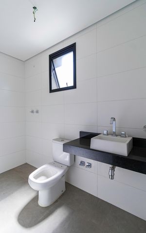 Casa à venda com 350m², 4 quartos e 3 vagas Casa à venda com 350m², 4 quartos e 3 vagasBanheiro Suíte 2
