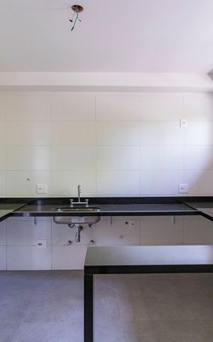 Casa à venda com 350m², 4 quartos e 3 vagas Casa à venda com 350m², 4 quartos e 3 vagasCozinha