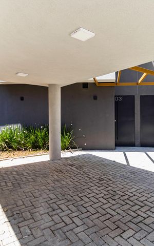 Casa à venda com 350m², 4 quartos e 3 vagas Casa à venda com 350m², 4 quartos e 3 vagasÁrea comum
