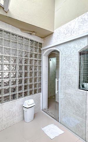 Casa à venda com 180m², 3 quartos e 2 vagasÁrea de Serviço