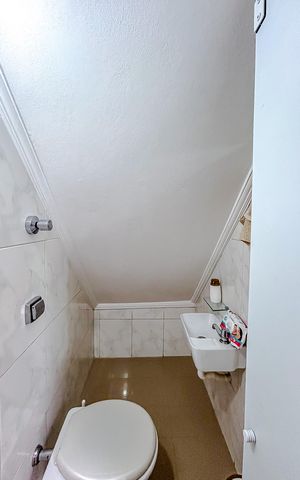 Casa à venda com 180m², 3 quartos e 2 vagasLavabo
