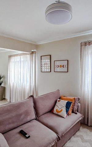 Casa à venda com 180m², 3 quartos e 2 vagasSala