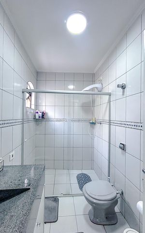 Casa à venda com 180m², 3 quartos e 2 vagasBanheiro