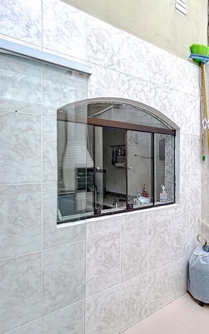 Casa à venda com 180m², 3 quartos e 2 vagasÁrea de Serviço