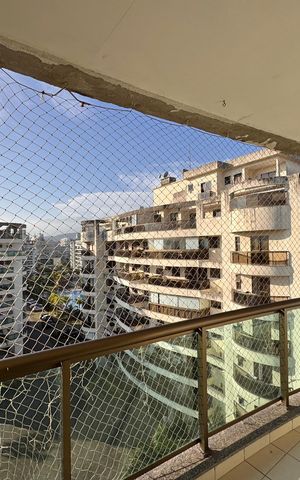 Apartamento à venda com 88m², 3 quartos e 2 vagas Apartamento à venda com 88m², 3 quartos e 2 vagasVaranda da sala
