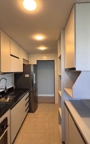 Apartamento à venda com 88m², 3 quartos e 2 vagas Apartamento à venda com 88m², 3 quartos e 2 vagasCozinha e Área de Serviço