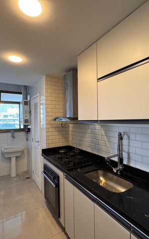 Apartamento à venda com 88m², 3 quartos e 2 vagas Apartamento à venda com 88m², 3 quartos e 2 vagasCozinha e Área de Serviço