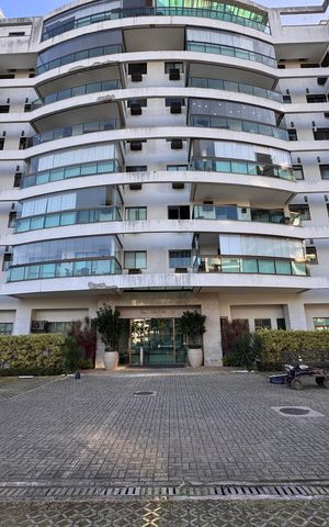 Apartamento à venda com 88m², 3 quartos e 2 vagas Apartamento à venda com 88m², 3 quartos e 2 vagasFachada