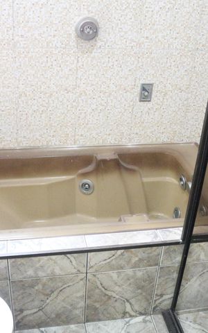 Casa à venda com 160m², 3 quartos e 2 vagasBanheiro 1