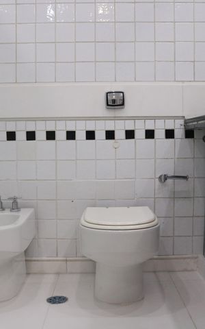 Apartamento para alugar com 145m², 1 quarto e 2 vagasBanheiro