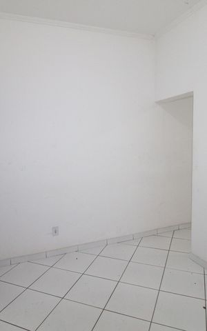 Casa para alugar com 80m², 2 quartos e 2 vagasSala