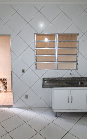Casa para alugar com 80m², 2 quartos e 2 vagasCozinha
