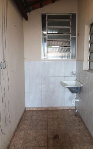 Casa para alugar com 80m², 2 quartos e 2 vagasÁrea de Serviço