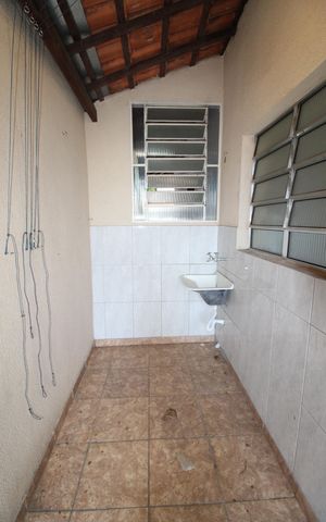 Casa para alugar com 80m², 2 quartos e 2 vagasÁrea de Serviço