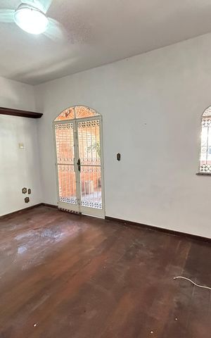 Casa de condomínio para alugar com 239m², 3 quartos e 1 vagaSala
