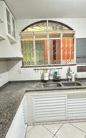 Casa de condomínio para alugar com 239m², 3 quartos e 1 vagaCozinha