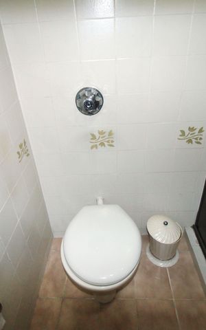 Casa à venda com 196m², 6 quartos e 2 vagasCasa 1 - Banheiro