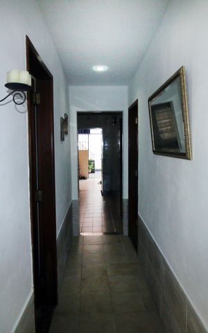 Casa à venda com 196m², 6 quartos e 2 vagasCasa 1 - Sala - Corredor