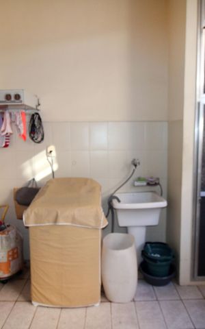 Casa à venda com 196m², 6 quartos e 2 vagasCasa 1 - Área de Serviço