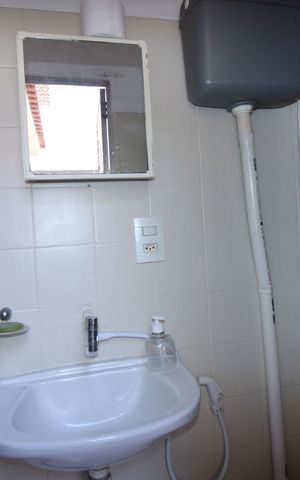 Casa à venda com 196m², 6 quartos e 2 vagasCasa 1 - Banheiro de serviço