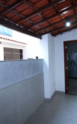 Casa à venda com 196m², 6 quartos e 2 vagasCasa 2 - Varanda