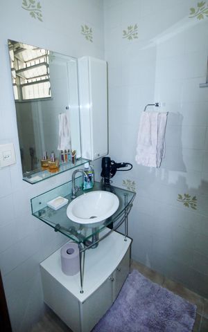 Casa à venda com 196m², 6 quartos e 2 vagasCasa 1 - Banheiro