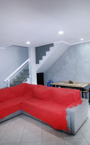 Casa à venda com 196m², 6 quartos e 2 vagasCasa 2 - Sala