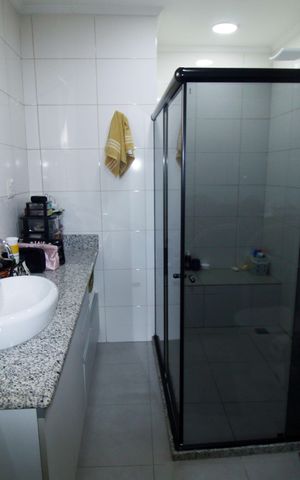 Casa à venda com 196m², 6 quartos e 2 vagasCasa 2 - Banheiro da Suíte 2