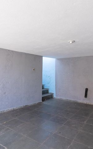 Casa à venda com 314m², 2 quartos e 1 vagaGaragem