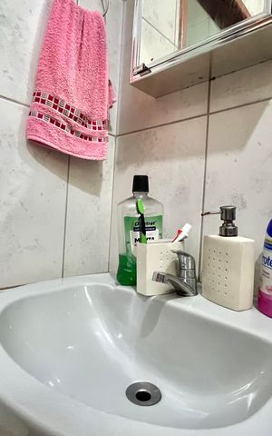 Casa à venda com 105m², 2 quartos e 1 vaga Casa à venda com 105m², 2 quartos e 1 vagaBanheiro