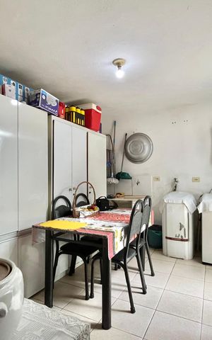 Casa à venda com 105m², 2 quartos e 1 vaga Casa à venda com 105m², 2 quartos e 1 vagaÁrea de Serviço