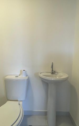 Apartamento à venda com 33m², 2 quartos e sem vaga Apartamento à venda com 33m², 2 quartos e sem vagaBanheiro