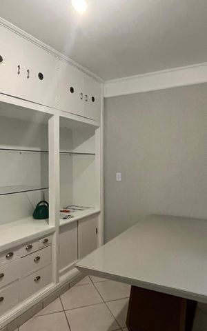 Casa à venda com 293m², 3 quartos e 5 vagas Casa à venda com 293m², 3 quartos e 5 vagasQuarto 2