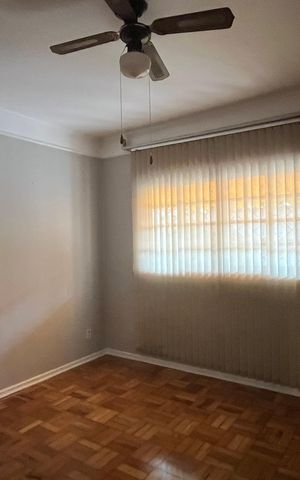 Casa à venda com 293m², 3 quartos e 5 vagas Casa à venda com 293m², 3 quartos e 5 vagasSala