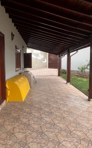 Casa à venda com 293m², 3 quartos e 5 vagas Casa à venda com 293m², 3 quartos e 5 vagasQuintal