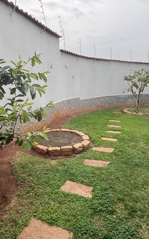 Casa à venda com 293m², 3 quartos e 5 vagas Casa à venda com 293m², 3 quartos e 5 vagasQuintal