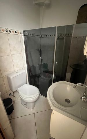 Casa à venda com 293m², 3 quartos e 5 vagas Casa à venda com 293m², 3 quartos e 5 vagasBanheiro de Serviço