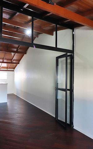 Casa para alugar com 227m², 3 quartos e 3 vagasEscritório