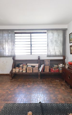 Casa para alugar com 1000m², 3 quartos e 8 vagasSala