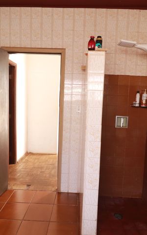 Casa para alugar com 1000m², 3 quartos e 8 vagasBanheiro 2