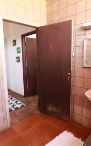 Casa para alugar com 1000m², 3 quartos e 8 vagasBanheiro 1