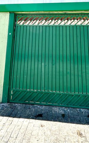 Casa para alugar com 440m², 3 quartos e 2 vagas Casa para alugar com 440m², 3 quartos e 2 vagasPlaca instalada na fachada do imóvel