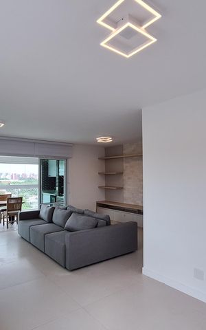 Apartamento à venda com 130m², 3 quartos e 4 vagas Apartamento à venda com 130m², 3 quartos e 4 vagasSala