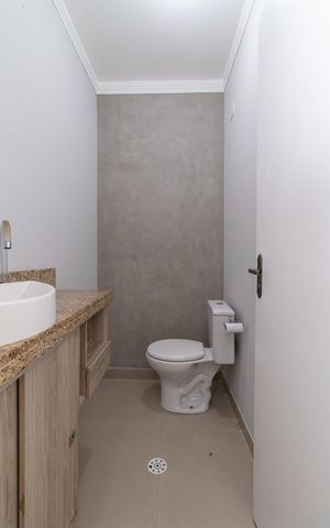 Casa à venda com 150m², 3 quartos e 3 vagas Casa à venda com 150m², 3 quartos e 3 vagasLavabo