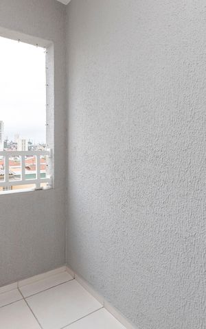 Apartamento à venda com 33m², 2 quartos e sem vaga Apartamento à venda com 33m², 2 quartos e sem vagaVaranda