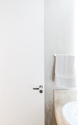 Apartamento à venda com 130m², 3 quartos e 2 vagas Apartamento à venda com 130m², 3 quartos e 2 vagasBanheiro 1 - Lavabo