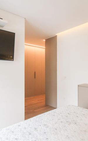 Apartamento à venda com 130m², 3 quartos e 2 vagas Apartamento à venda com 130m², 3 quartos e 2 vagasQuarto Suíte 1
