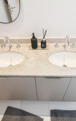 Apartamento à venda com 130m², 3 quartos e 2 vagas Apartamento à venda com 130m², 3 quartos e 2 vagasBanheiro 2 - Quarto Suite 1
