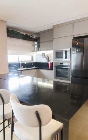 Apartamento à venda com 130m², 3 quartos e 2 vagas Apartamento à venda com 130m², 3 quartos e 2 vagasCozinha
