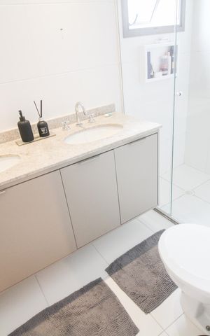 Apartamento à venda com 130m², 3 quartos e 2 vagas Apartamento à venda com 130m², 3 quartos e 2 vagasBanheiro 2 - Quarto Suite 1